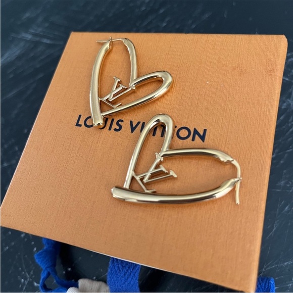 Louis Vuitton Fall In Love Hoop Earrings GM - Picture 9 of 12